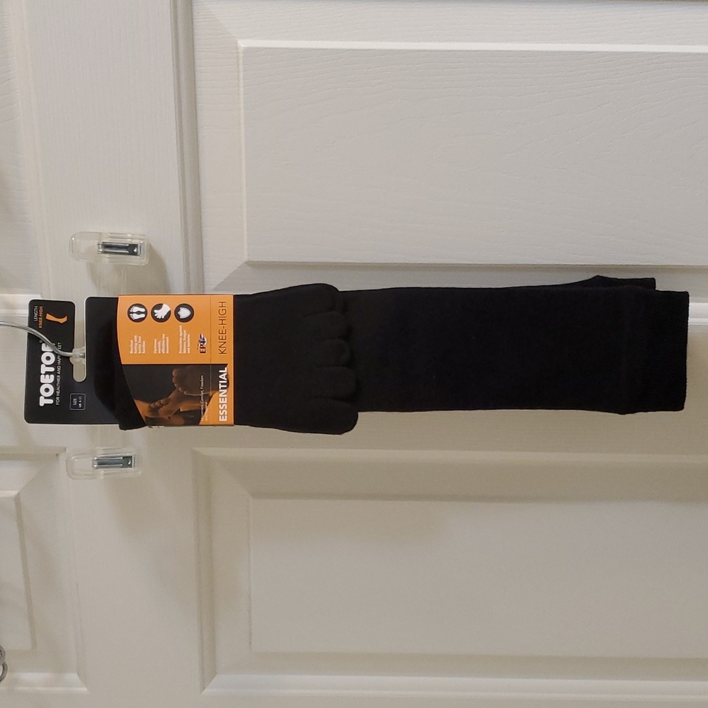 ToeToe Essential Knee High Black ToeSocks